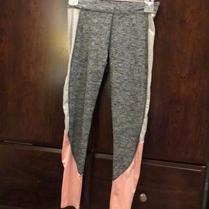 Abercrombie Kids leggings pink and grey size 10/12.